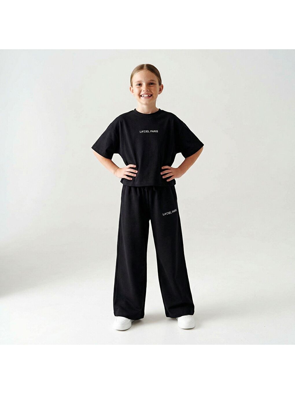 Kız Çocuk Pamuklu Siyah Baskılı T-Shirt Pantolon Takım - Bol Kesim Rahat Set-1