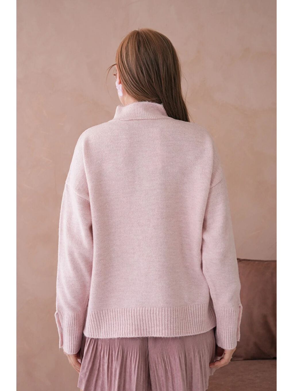 Pembe Kadın Dik Yaka Kolları Düğme Detaylı Yumuşak Dokulu Şardonlu Triko Kazak-4