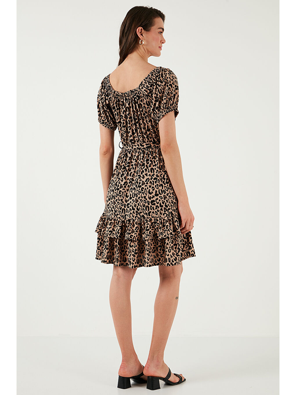 Kahverengi Carmen Yaka Bağlama Detaylı Volanlı Elbise 5869004-6