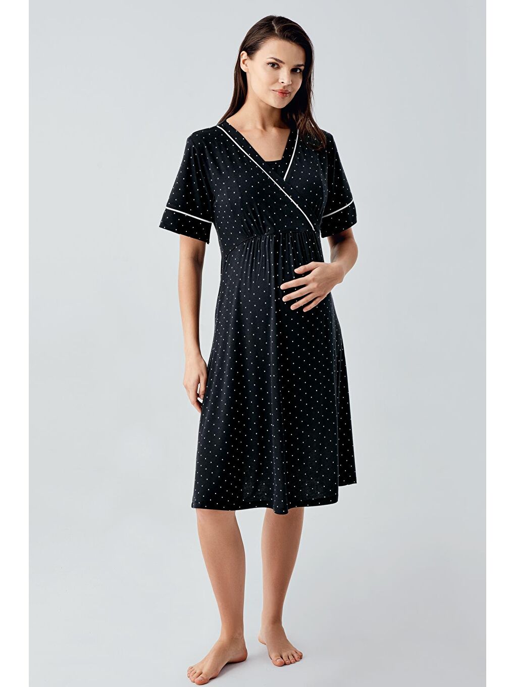 Siyah Puantiyeli Kısa Kollu Elastanlı Viskoz Hamile Gecelik 14120