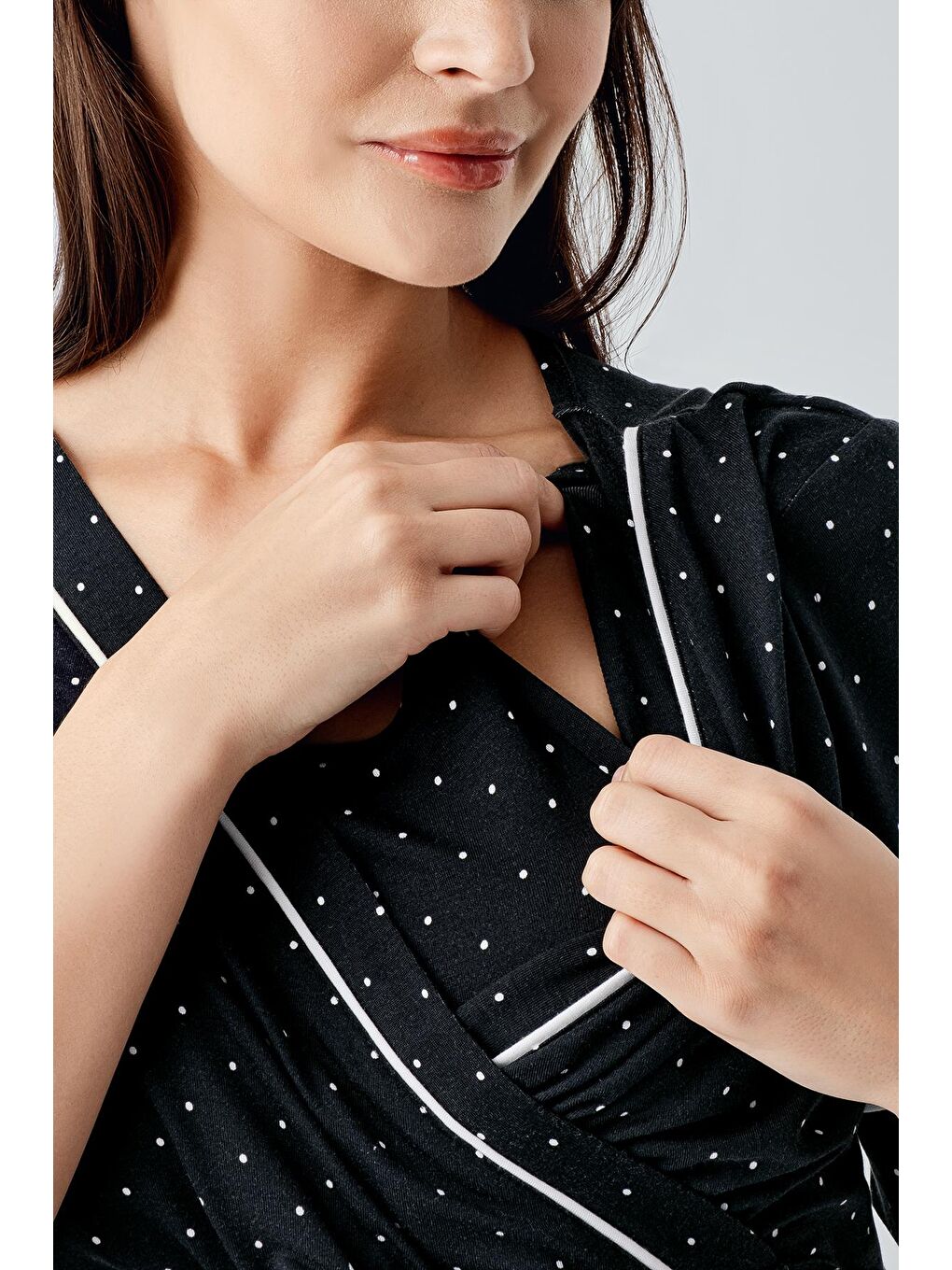 Siyah Puantiyeli Kısa Kollu Elastanlı Viskoz Hamile Gecelik 14120-2