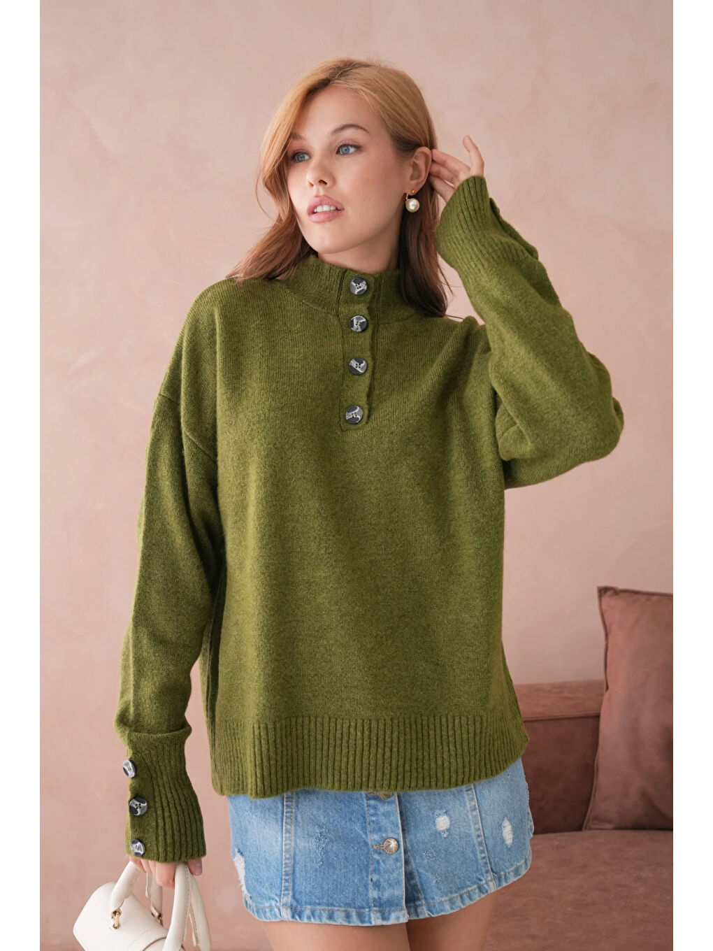 Haki Kadın Dik Yaka Kolları Düğme Detaylı Yumuşak Dokulu Şardonlu Triko Kazak-2