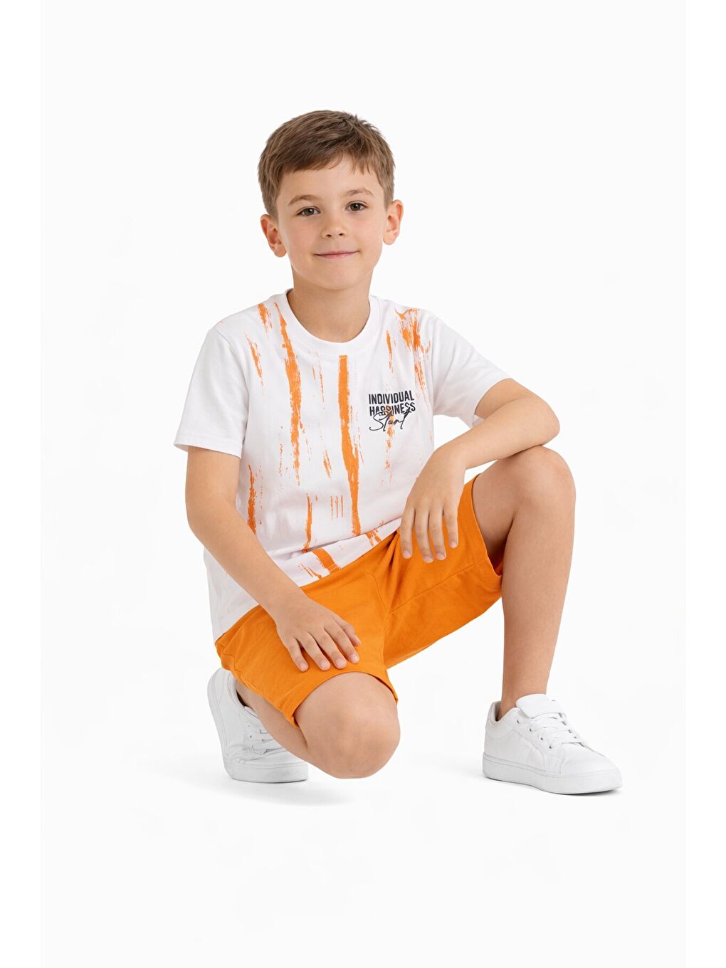 Turuncu Desenli Tişörtlü Erkek Çocuk Yazı Baskılı Şortlu Takım 23788-4