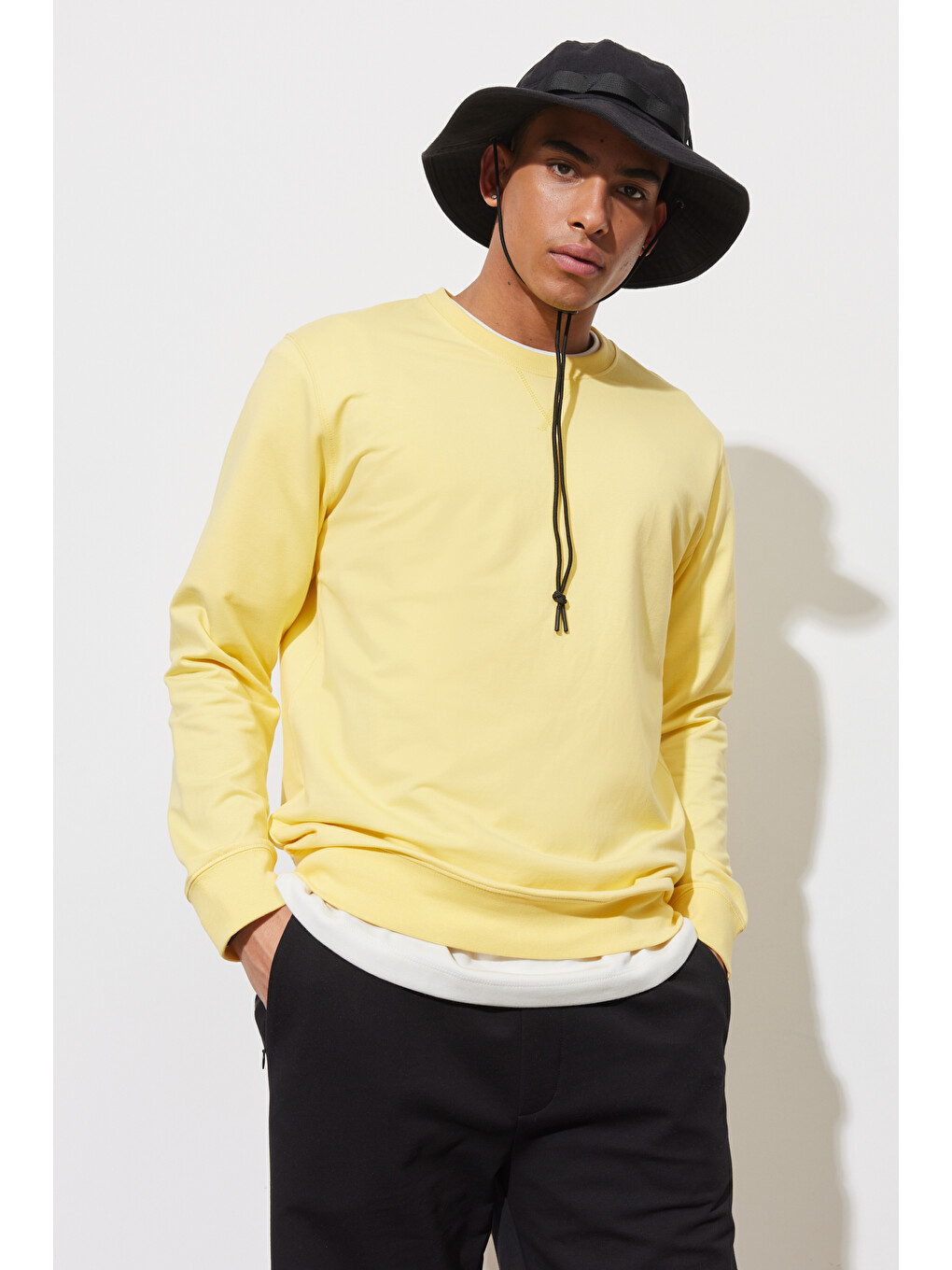 Erkek Sarı Standart Fit Normal Kesim Bisiklet Yaka Sweatshirt