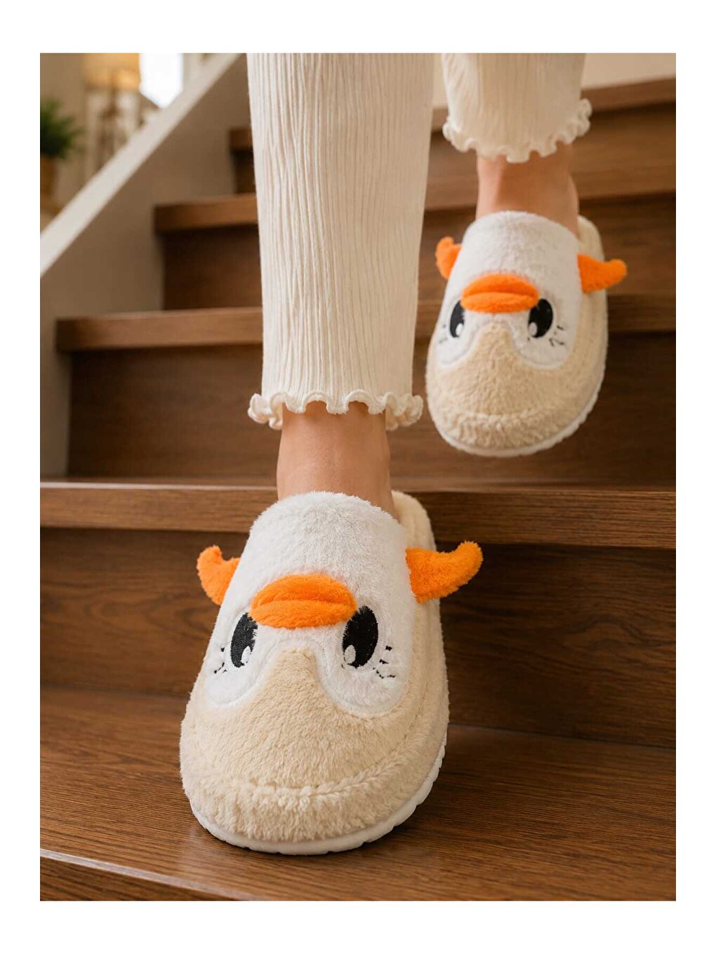 Ekru Kadın Pelüş Penguen Figürlü Ev Terliği Sıcak Tutan Kışlık Panduf Terlik-1