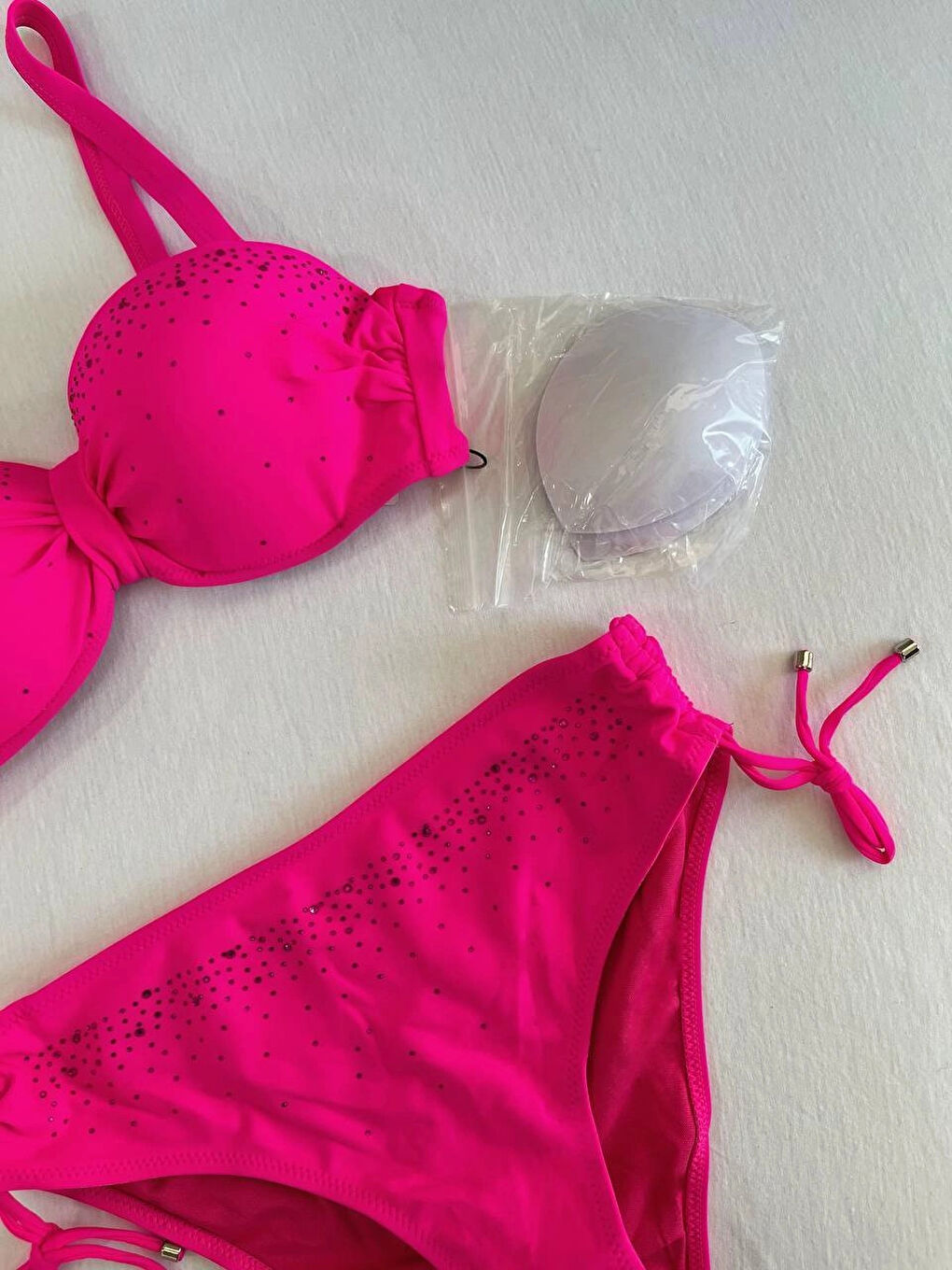 Kadın Fuşya Taş İşlemeli Astarlı Bikini Takım HZL25S-LC3361-1