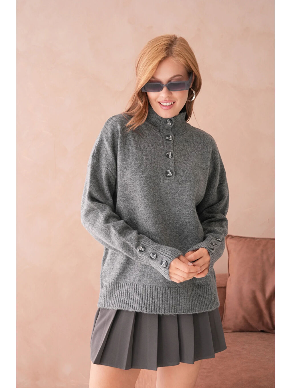 Antrasit Kadın Dik Yaka Kolları Düğme Detaylı Yumuşak Dokulu Şardonlu Triko Kazak-2