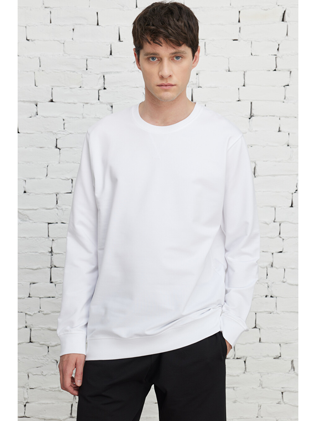 Erkek Beyaz Standart Fit Normal Kesim Bisiklet Yaka Sweatshirt