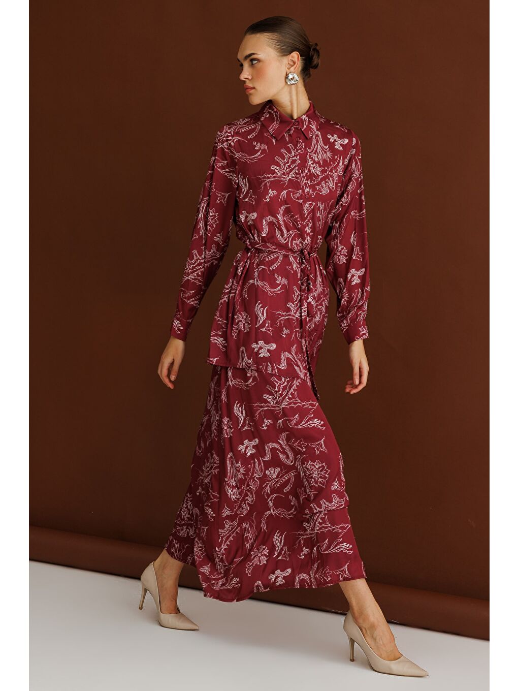 Bordo Desenli Kuşaklı Saten Uzun Gömlek Tunik-1