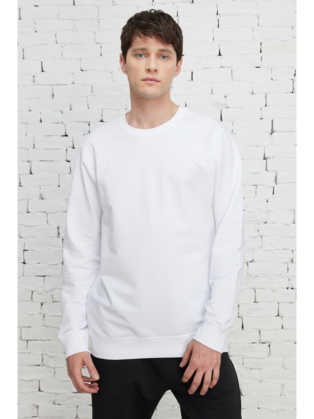 Erkek Beyaz Standart Fit Normal Kesim Bisiklet Yaka Sweatshirt-2