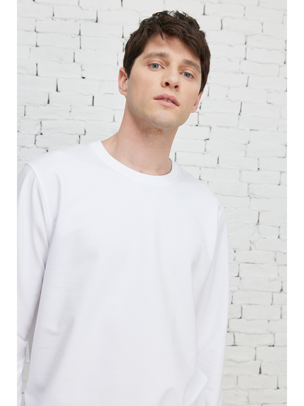 Erkek Beyaz Standart Fit Normal Kesim Bisiklet Yaka Sweatshirt-3