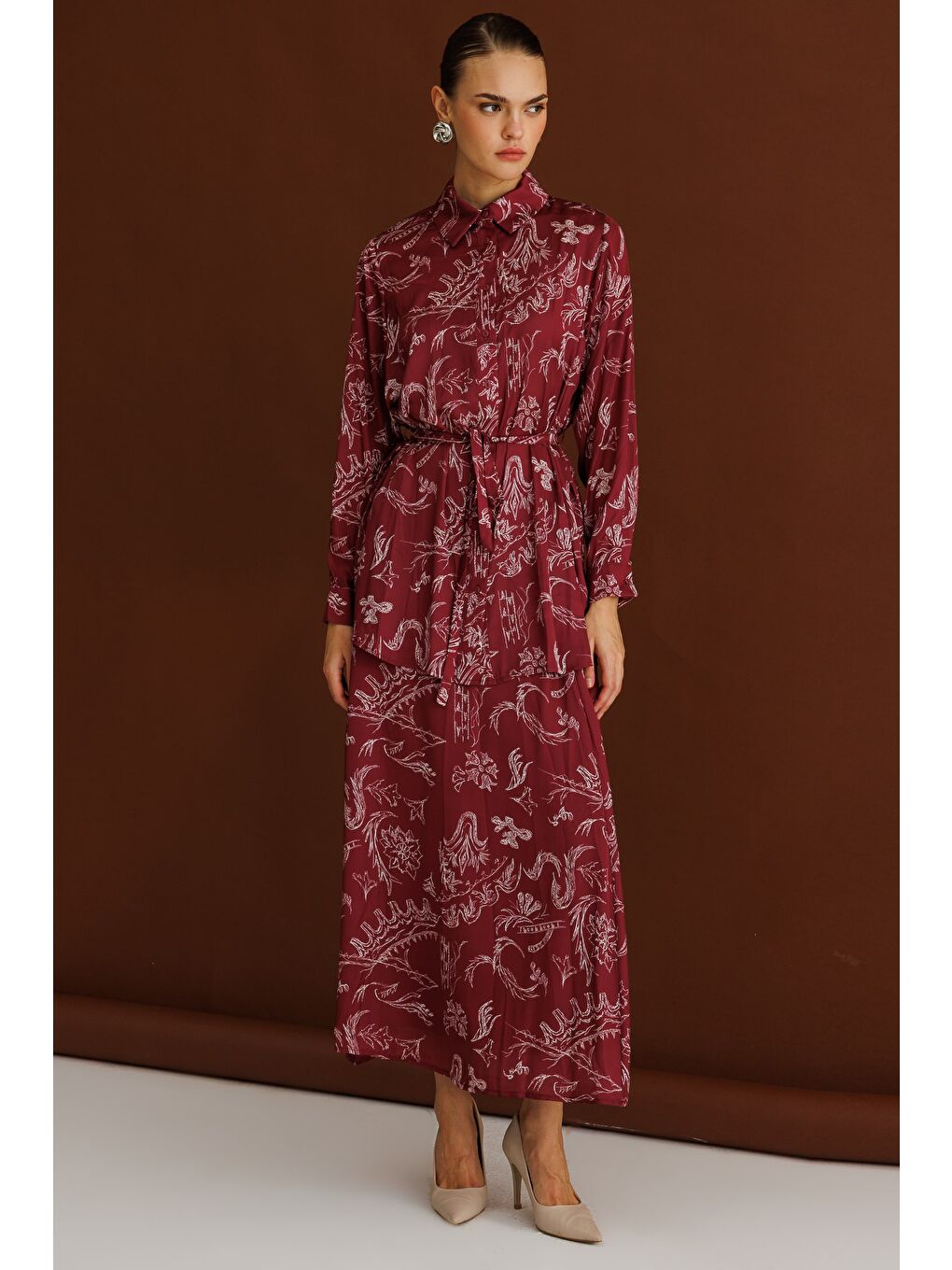 Bordo Desenli Kuşaklı Saten Uzun Gömlek Tunik-2