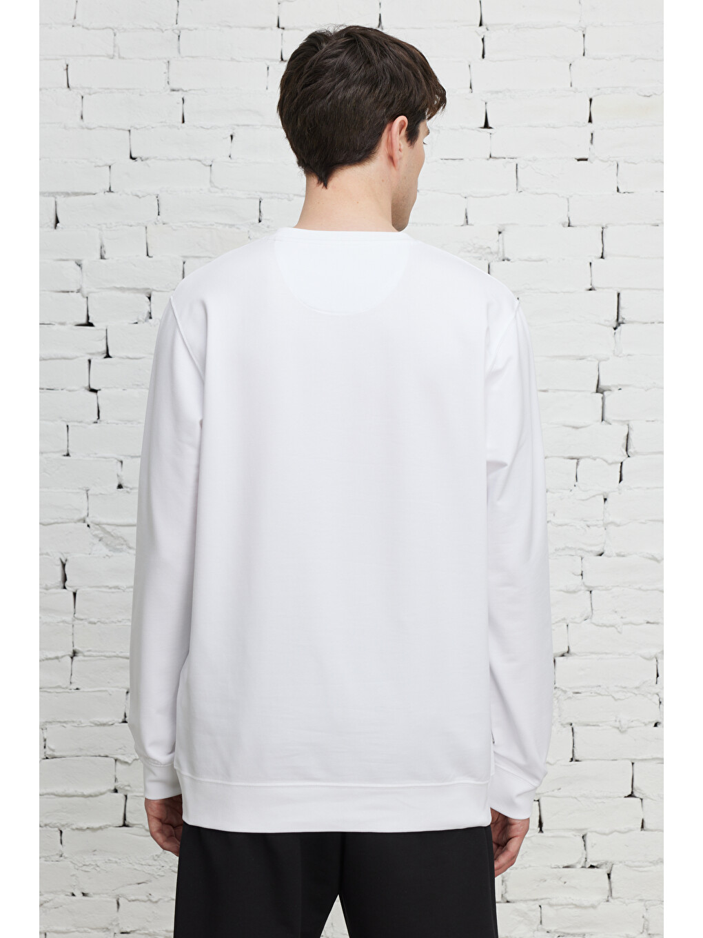 Erkek Beyaz Standart Fit Normal Kesim Bisiklet Yaka Sweatshirt-6