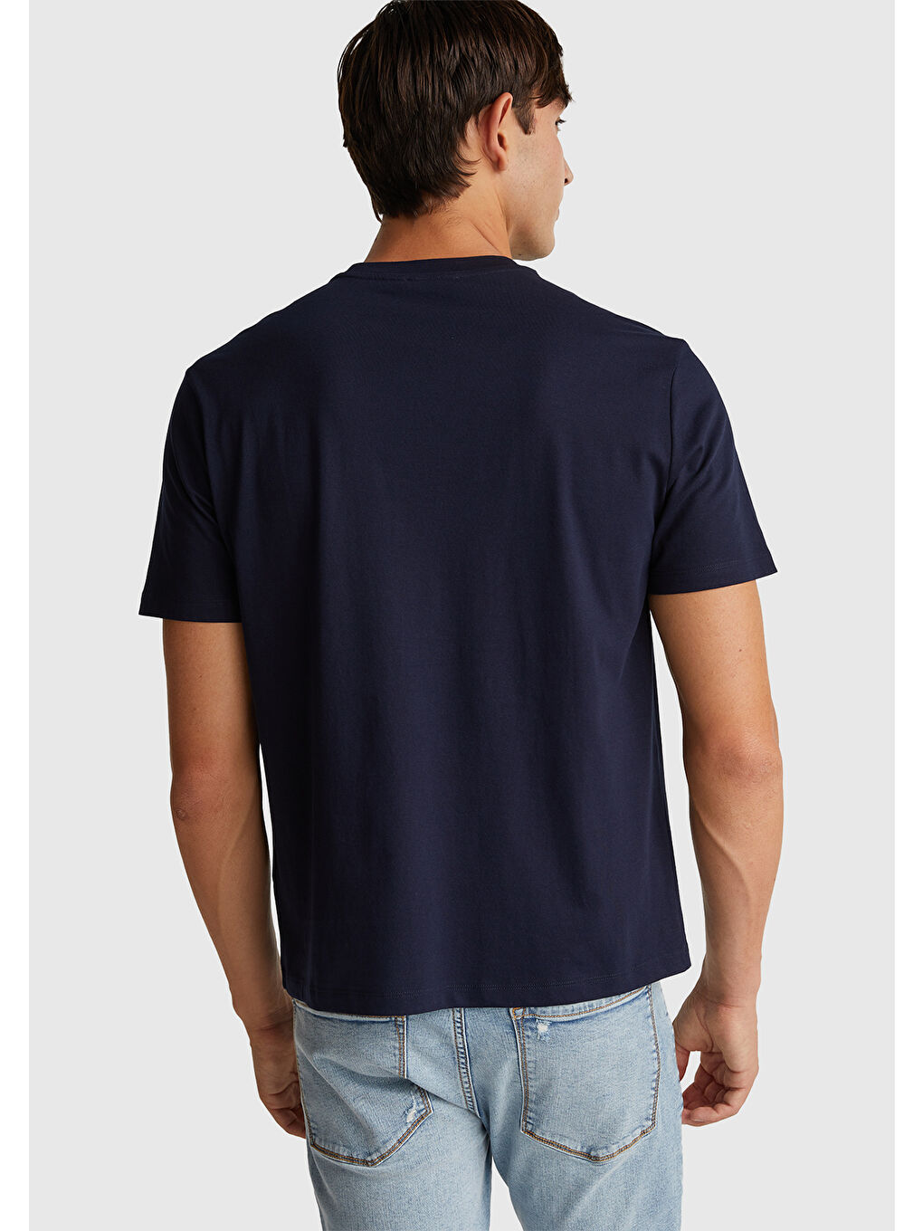 Erkek Lacivert-Renkli Baskılı %100 Pamuk Önü Logo Baskılı Relax Fit T-Shirt-2