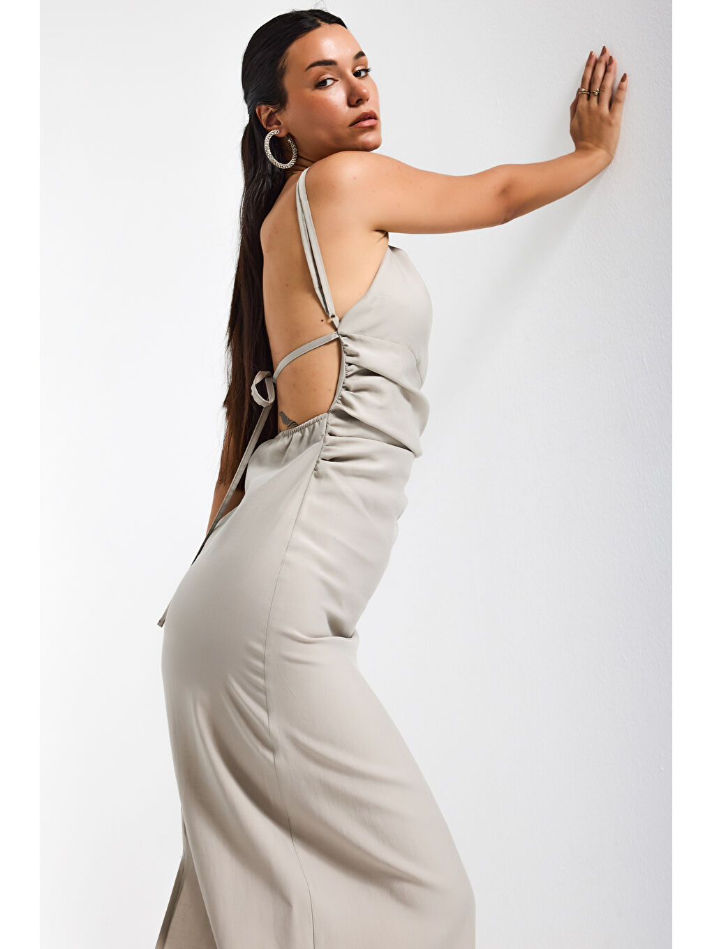 Bej Kadın Taş Renk s6-106 Maxi Boy Askılı Yırtmaçlı Özel Kumaş Elbise-1
