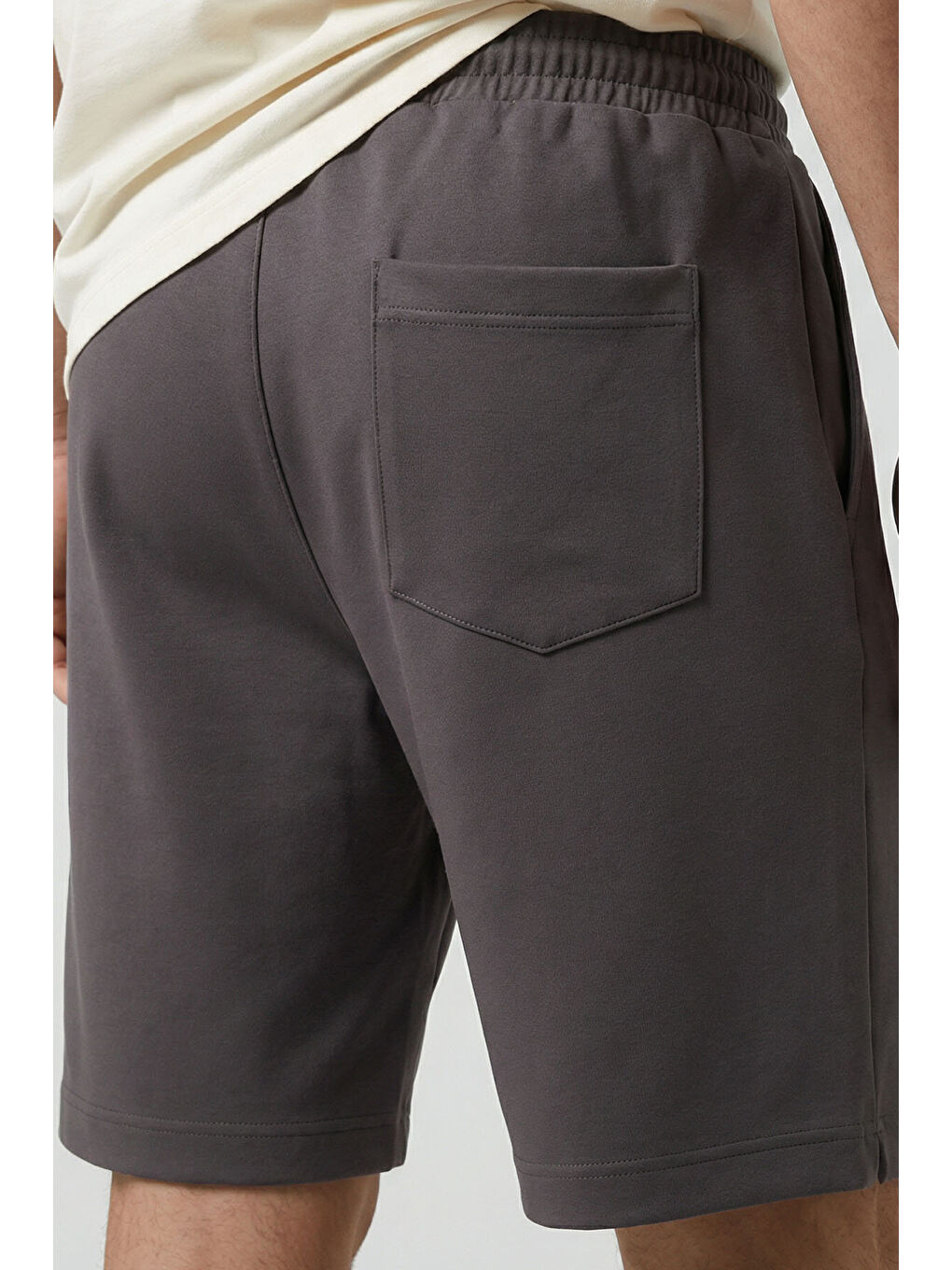 Koyu Gri Standart Fit Basic Arka Cepli Erkek Şort - 88314-3