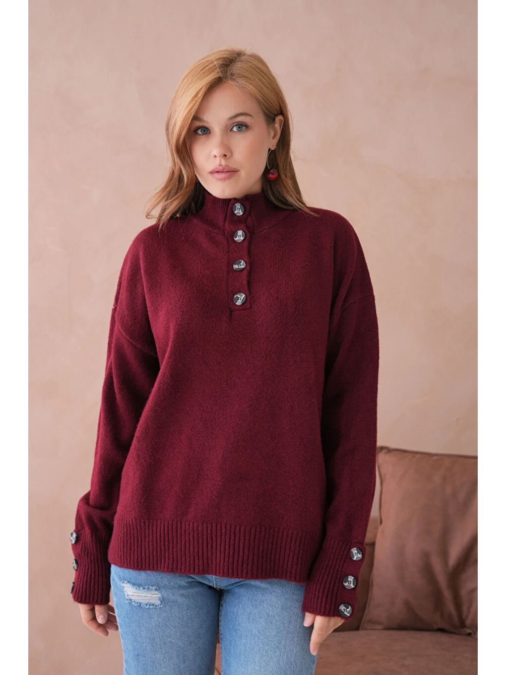 Bordo Kadın Dik Yaka Kolları Düğme Detaylı Yumuşak Dokulu Şardonlu Triko Kazak-2