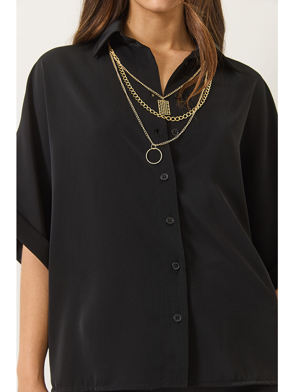Siyah Kadın Yarasa Kesim Kısa Kollu Seyyar Aksesuarlı Oversize Gömlek-3