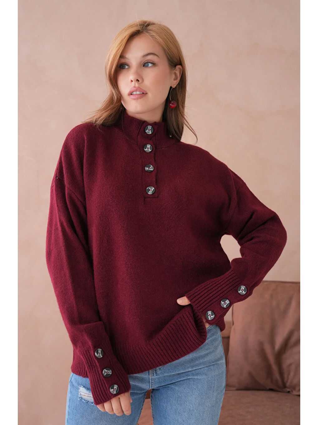 Bordo Kadın Dik Yaka Kolları Düğme Detaylı Yumuşak Dokulu Şardonlu Triko Kazak-4