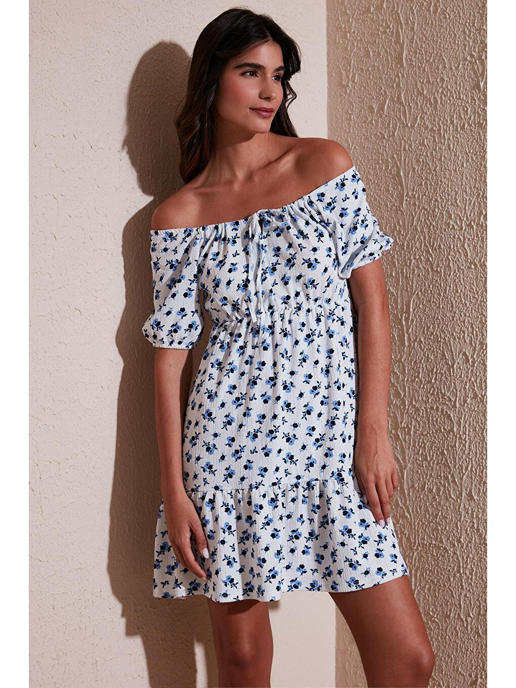 Beyaz Desenli Slim Fit Carmen Yaka Mini Elbise 5865620