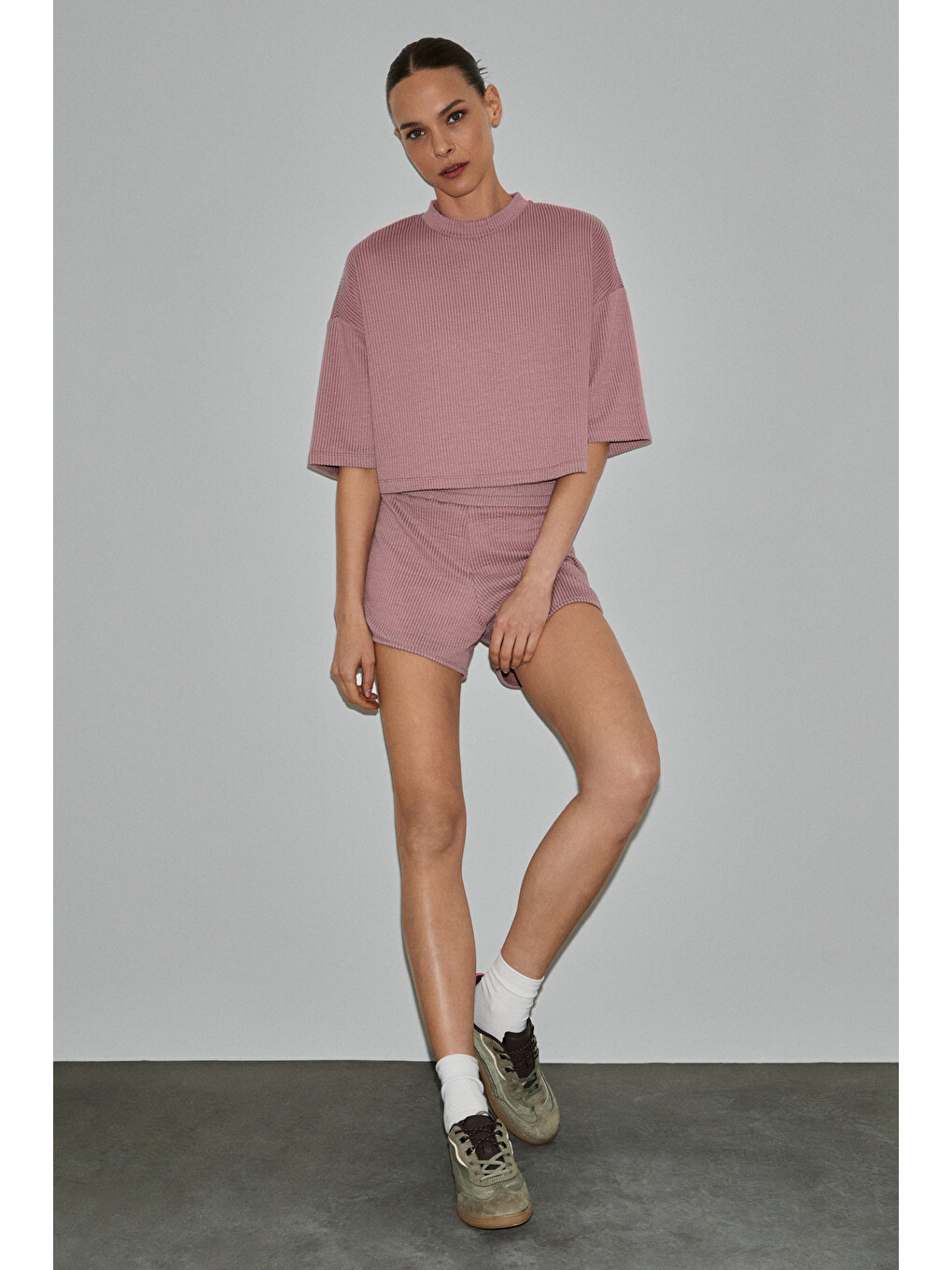 Petal Kadın Esnek Kumaşlı Beli Lastikli Relaxed Fit Pembe Şort-4