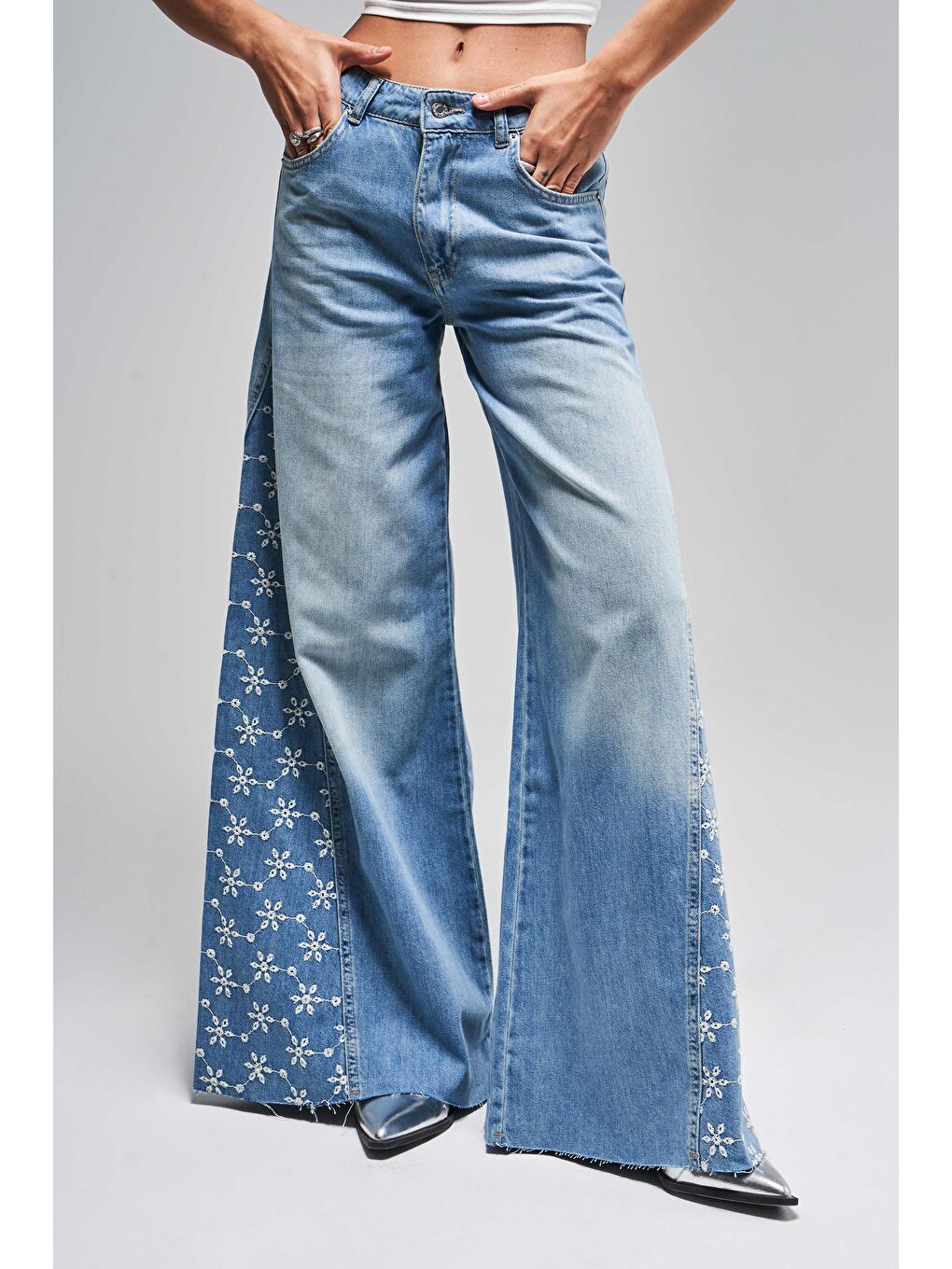 Kadın Mavi Jean Rengi 2S5-75 Çiçek Nakışlı Palazzo Fit %100 Pamuk Tasarım Denim Jean-2