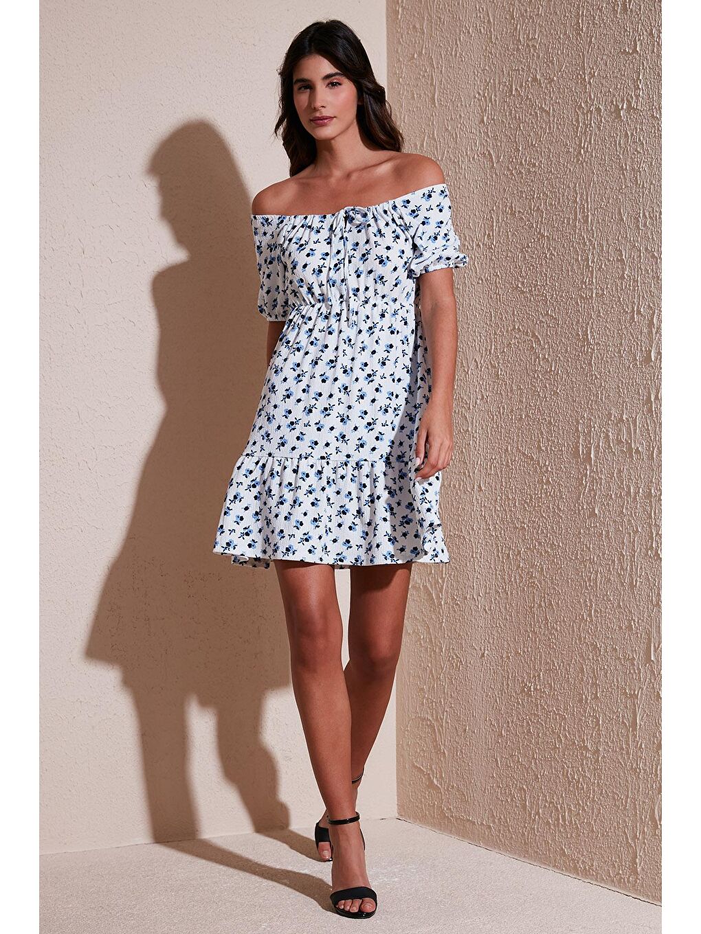 Beyaz Desenli Slim Fit Carmen Yaka Mini Elbise 5865620-1