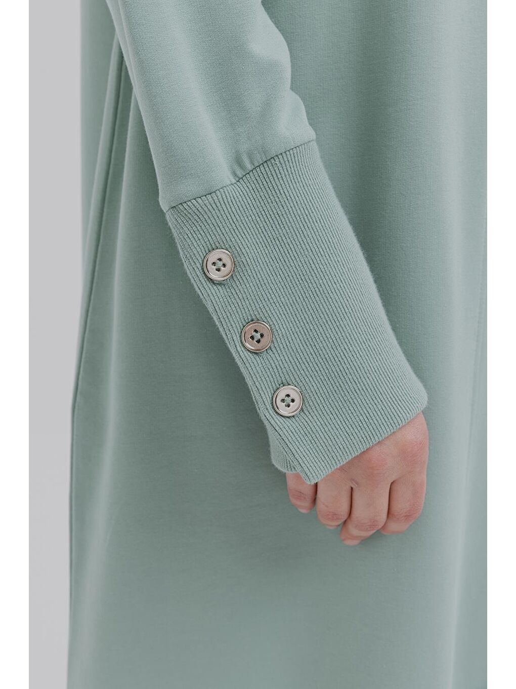 Yeşil Defne Manşeti Kalın Ribanalı Düğme Detaylı Elastanlı Elbise-4