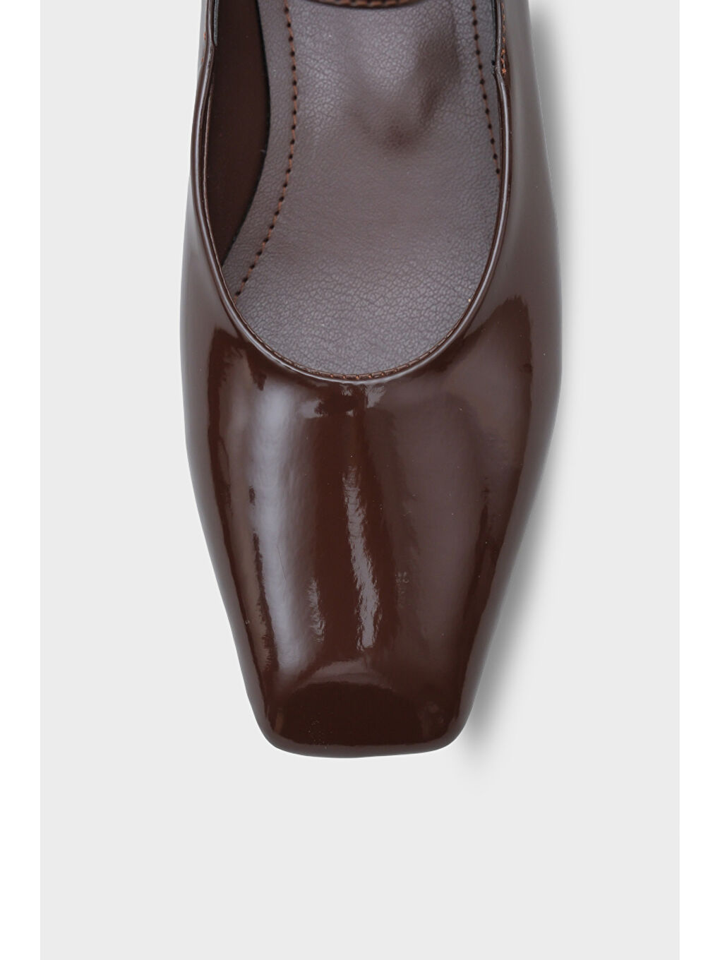 Kahverengi Nickie Tokalı Bantlı Küt Burunlu Düz Topuklu Günlük Kadın Babet-2