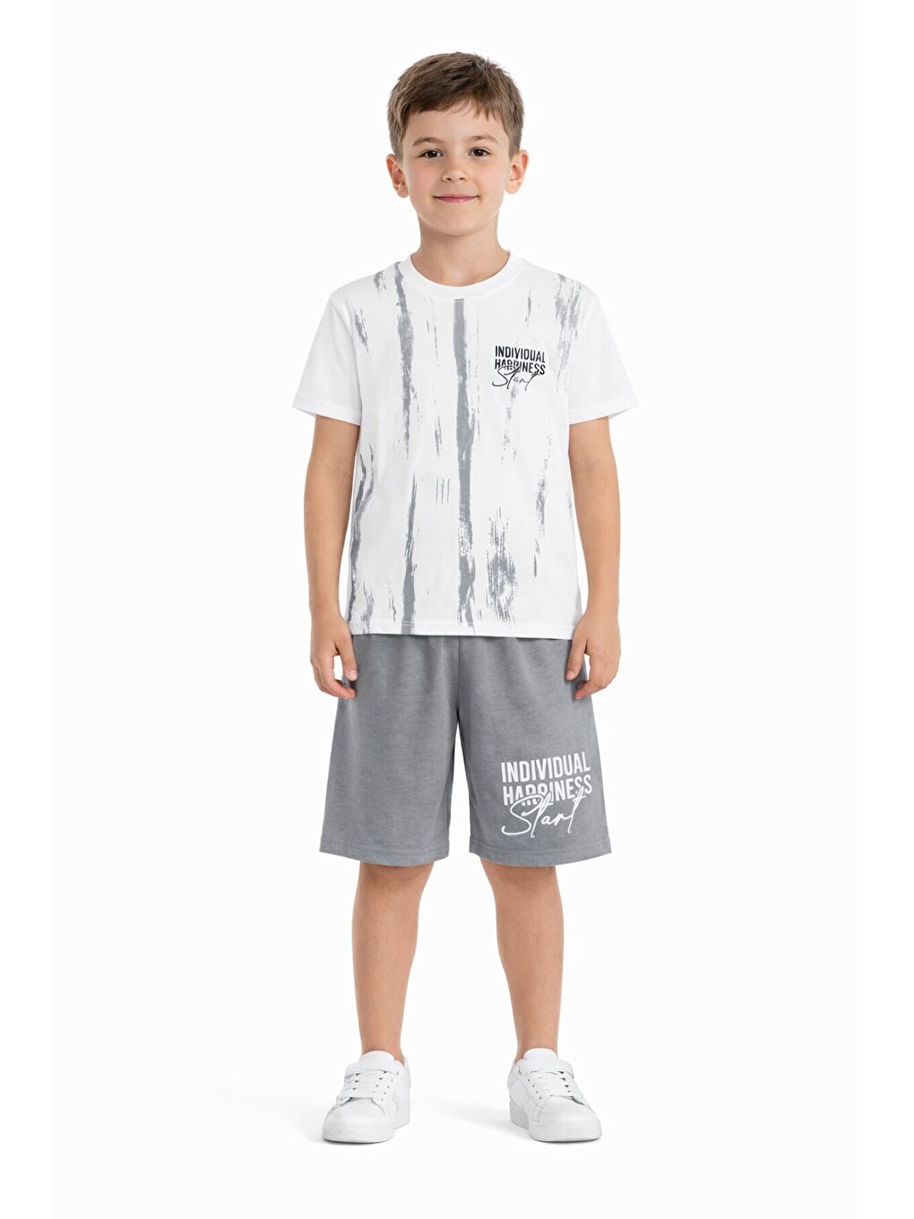 Gri Desenli Tişörtlü Erkek Çocuk Yazı Baskılı Şortlu Takım 23787