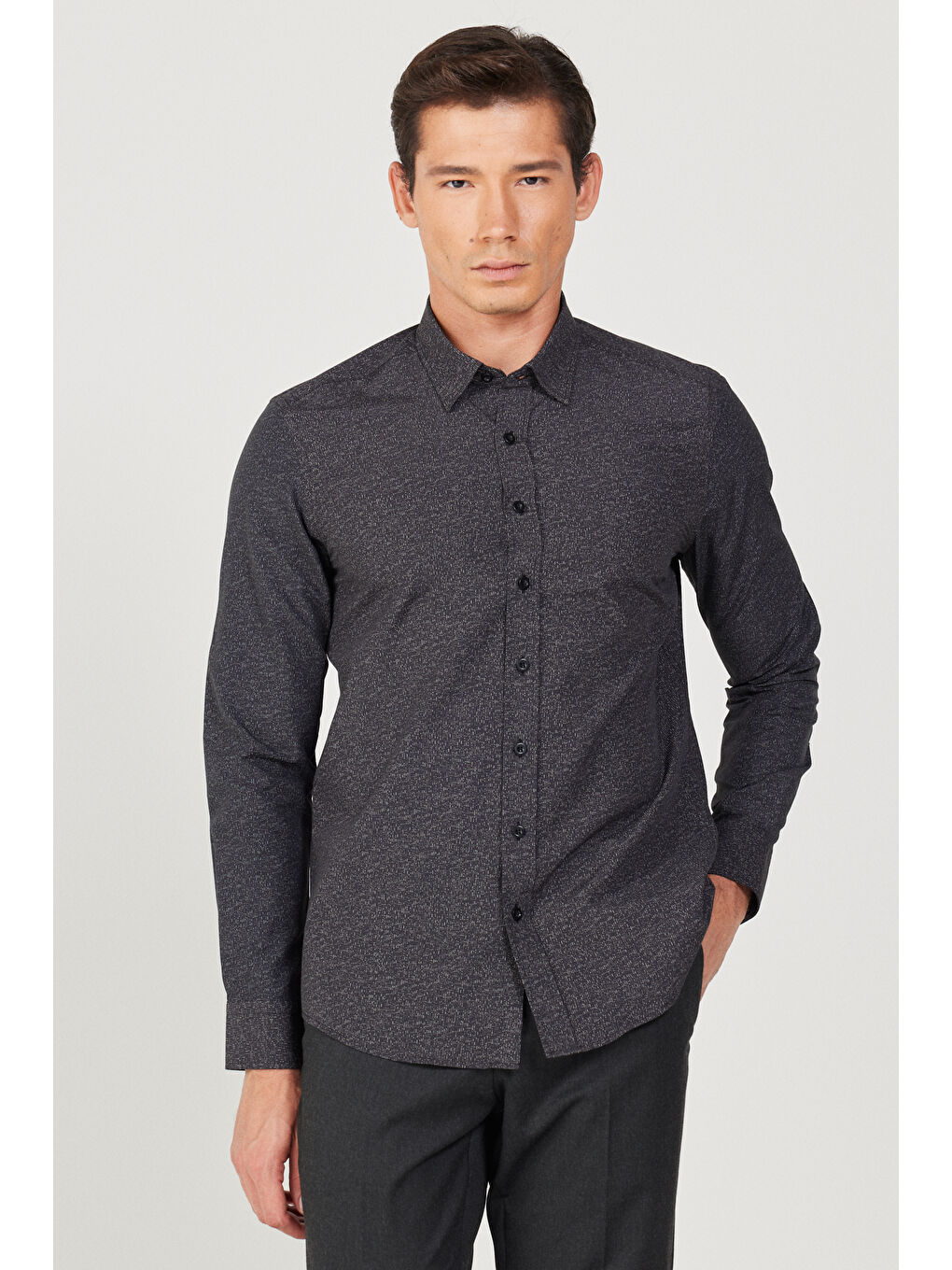Erkek Siyah Slim Fit Dar Kesim Düğmeli Yaka Baskılı Gömlek-2