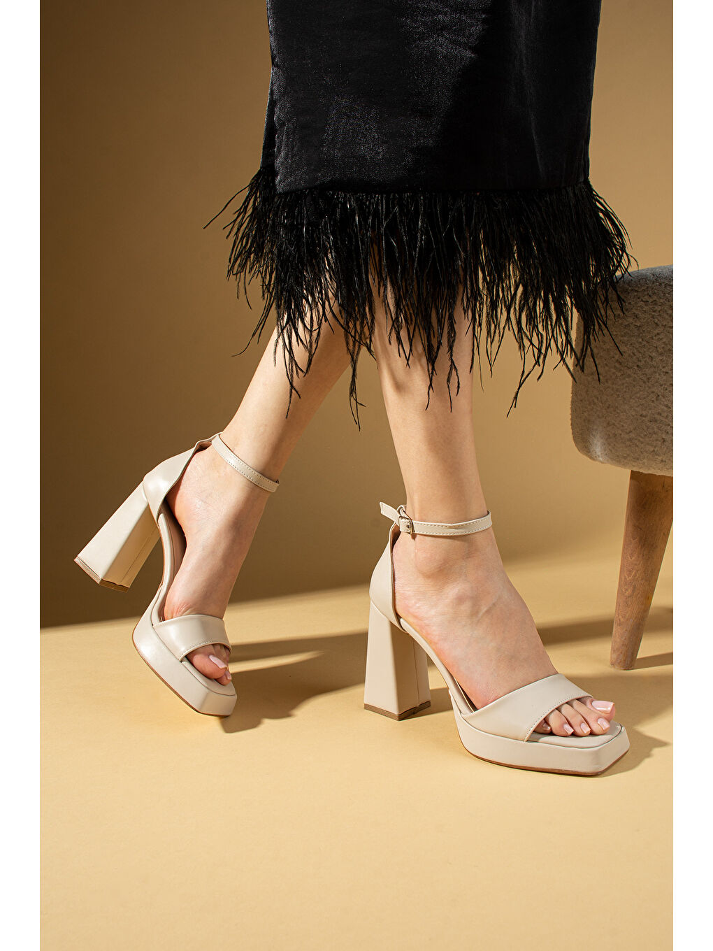 Bej Tek Bant Bilekten Tokalı Platform Topuklu Kadın Ayakkabı 82-405-25Cilt-1