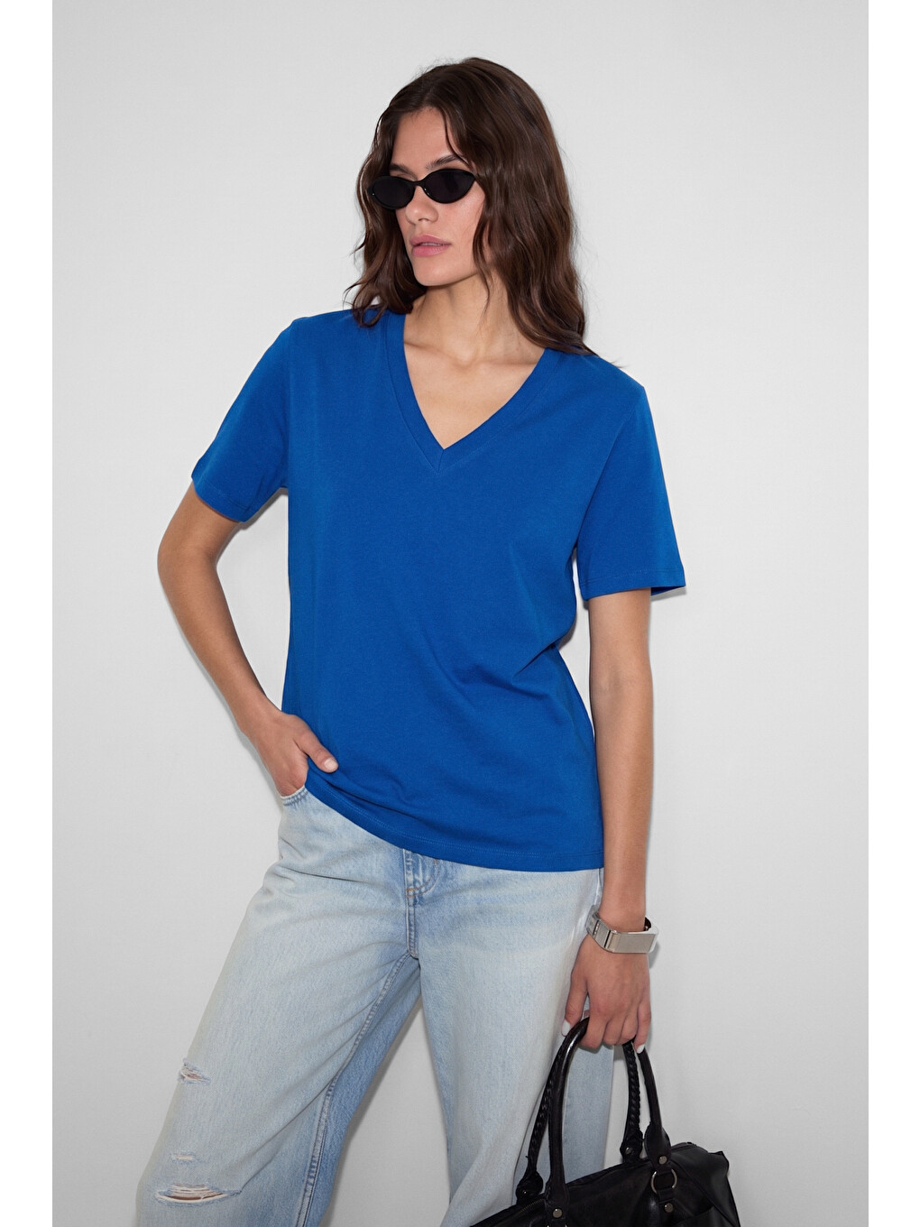 Mavi Sheane Kadın %100 Organik Pamuk Derin V Yakalı Comfort Fit Saks T-shirt