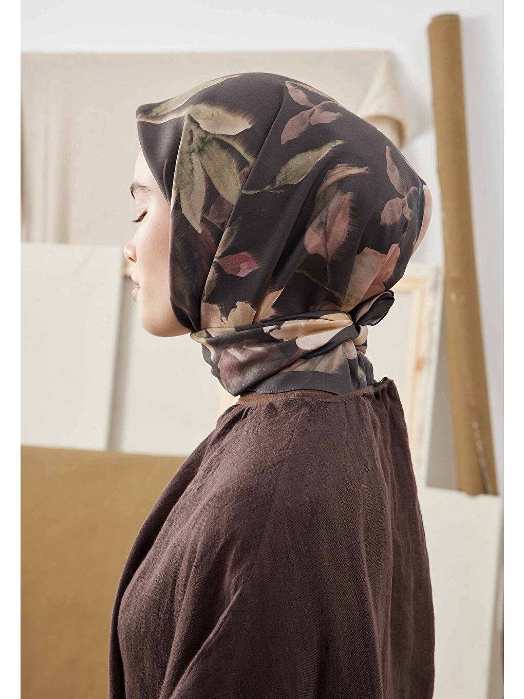 Kahverengi Soft Garden Desen Pamuk İpek Eşarp Acı Kahve-2