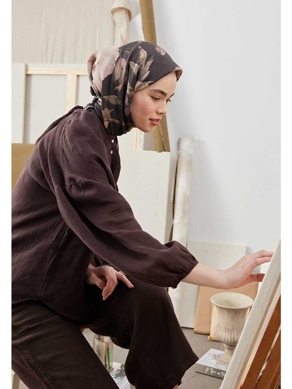 Kahverengi Soft Garden Desen Pamuk İpek Eşarp Acı Kahve-3