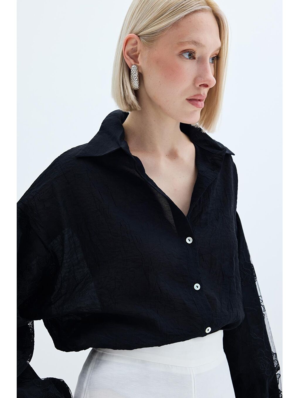 Nakış Detaylı Kraşlı Gömlek - Siyah-4