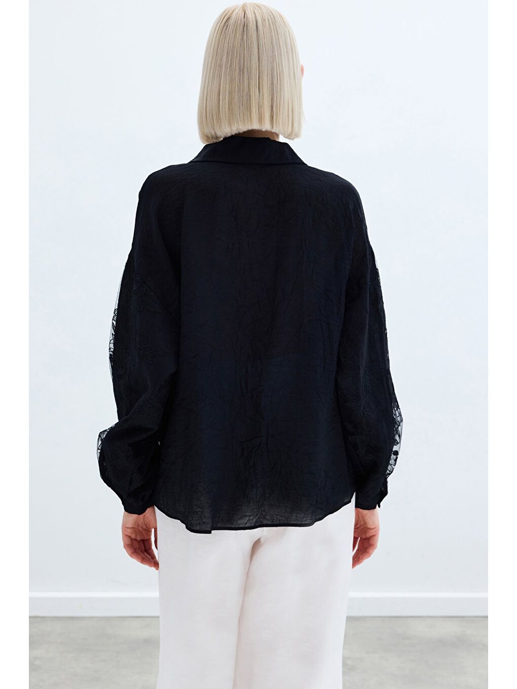 Nakış Detaylı Kraşlı Gömlek - Siyah-5