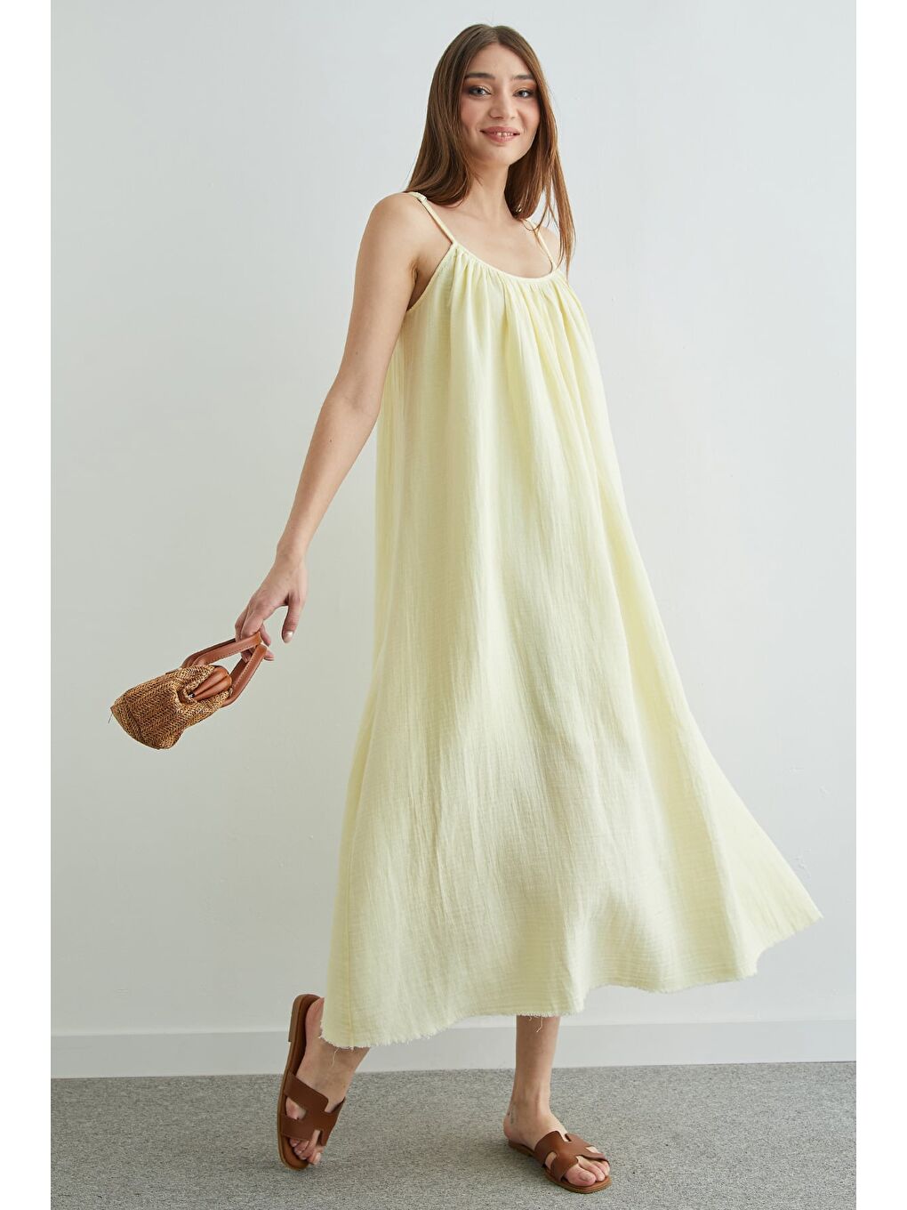 Sarı Basic Askılı Etek Ucu Yırtık Müslin Elbise-2