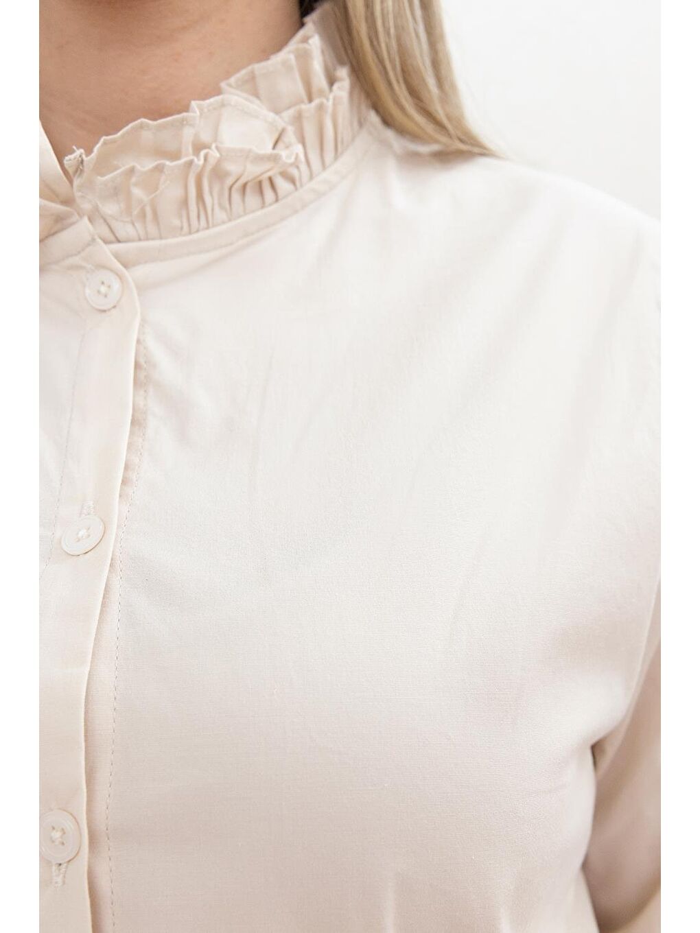 Beyaz Taş-Yaka Ve Kol Piliseli Gömlek-3