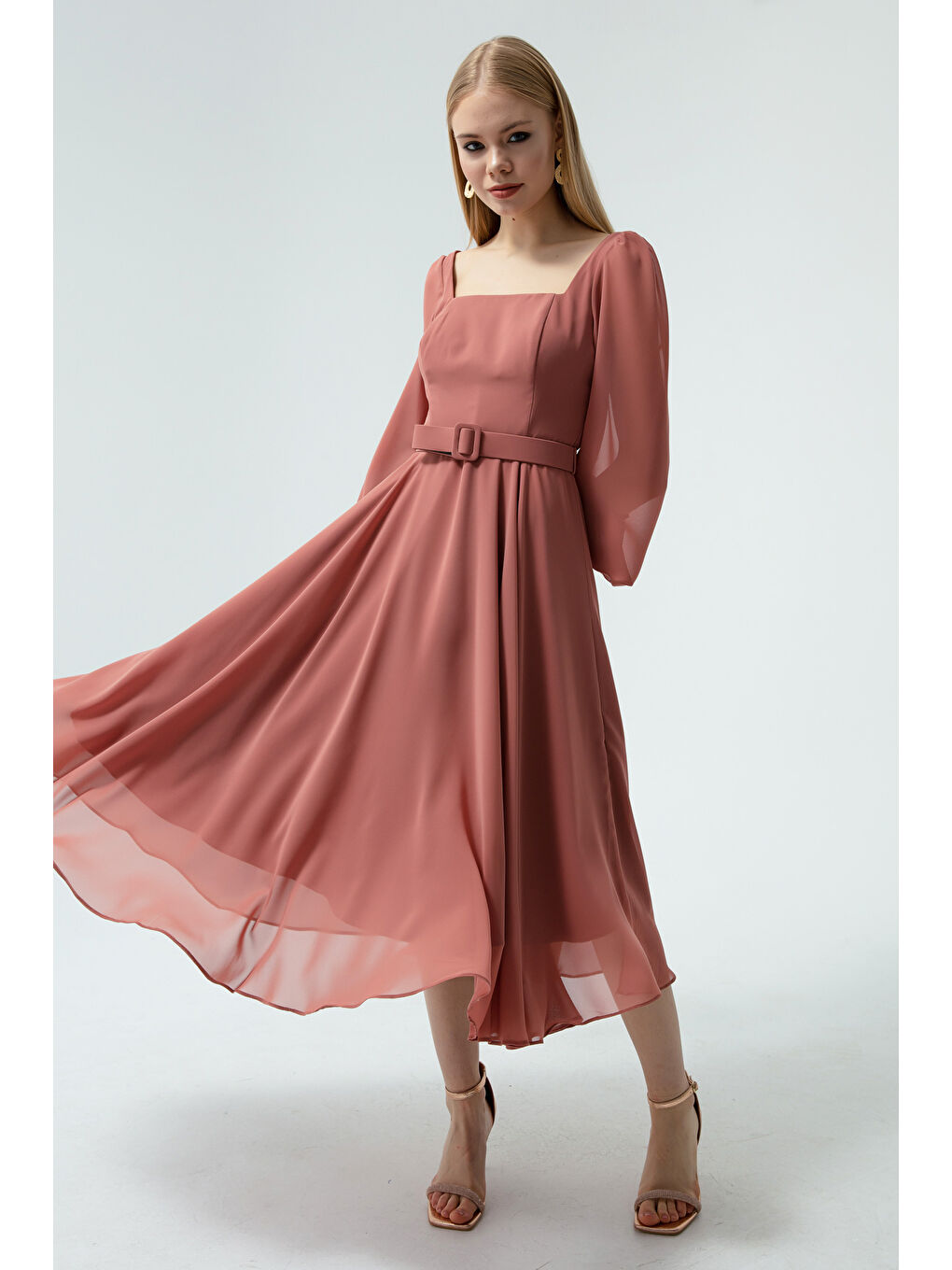 Pembe Kadın Somon Kare Yaka Kemerli Midi Şifon Abiye Elbise-3