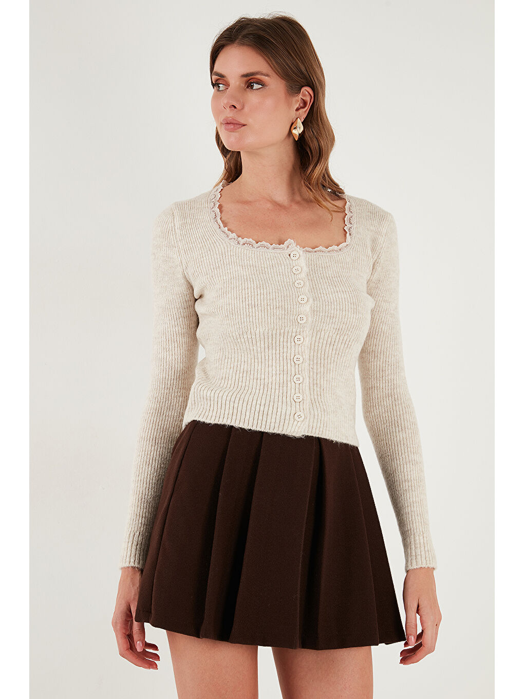 Bej Premium Slim Fit Dantel Detaylı Yaka Örme Hırka 680HI00061