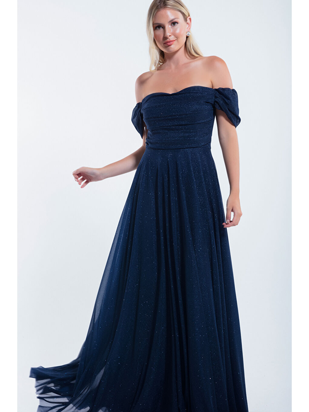 Kadın Lacivert Kayık Yaka Drapeli Uzun Simli Abiye Elbise