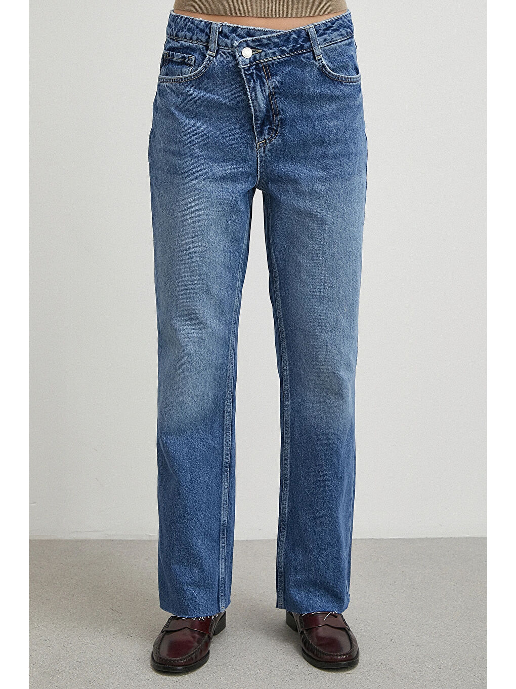 Çapraz Fermuarlı Kesik Paça Düğmeli Jean Lacivert-4