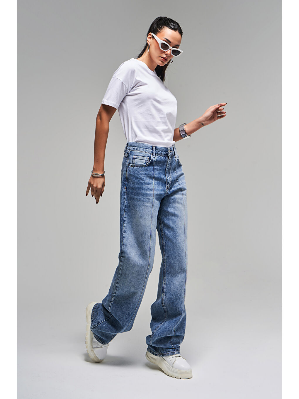 Kadın Beyaz Renk S5 Bisiklet Yaka Basic T-Shirt-3