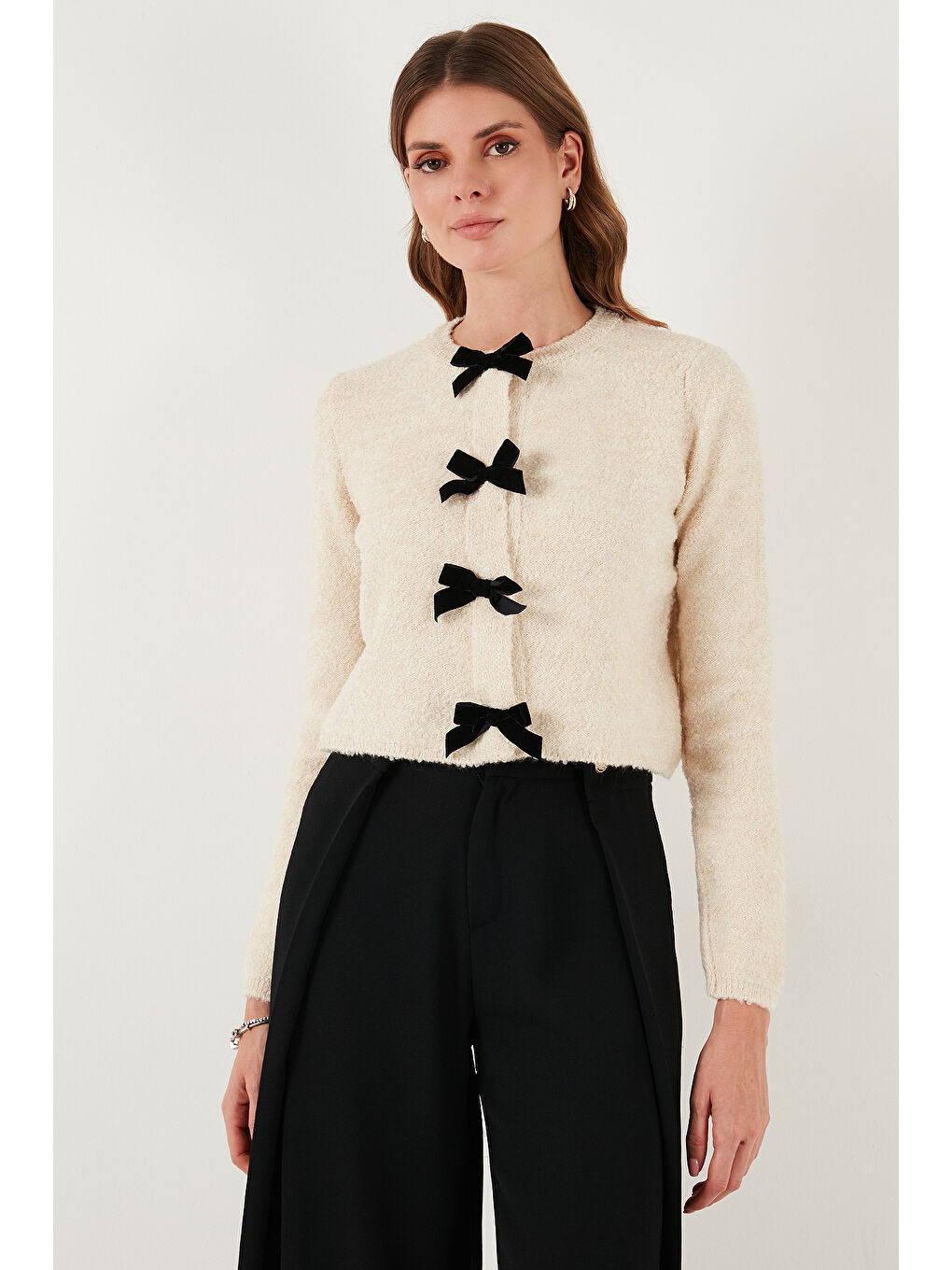 Bej Regular Fit Bisiklet Yaka Kurdele Detaylı Premium Hırka 680HI00105-1