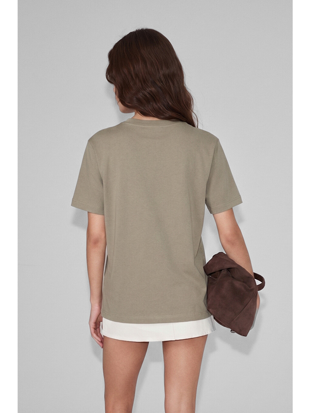 Bej Sheane Kadın %100 Organik Pamuk Derin V Yakalı Comfort Fit Vizon T-shirt-2