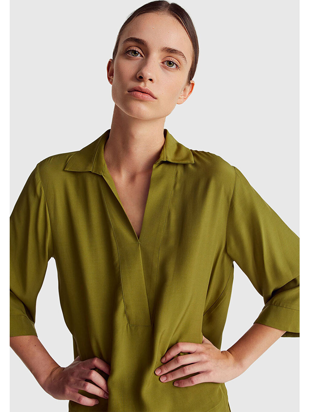 Kadın Haki Yeşili %100 Viskoz Yarım Kol Gömlek Yaka Bluz-5