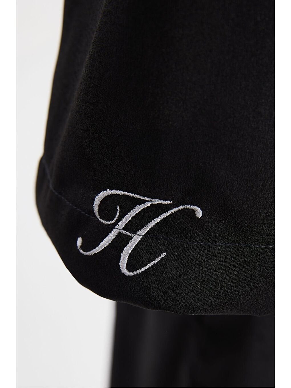 İmza Detaylı Siyah Pareo 5071-1