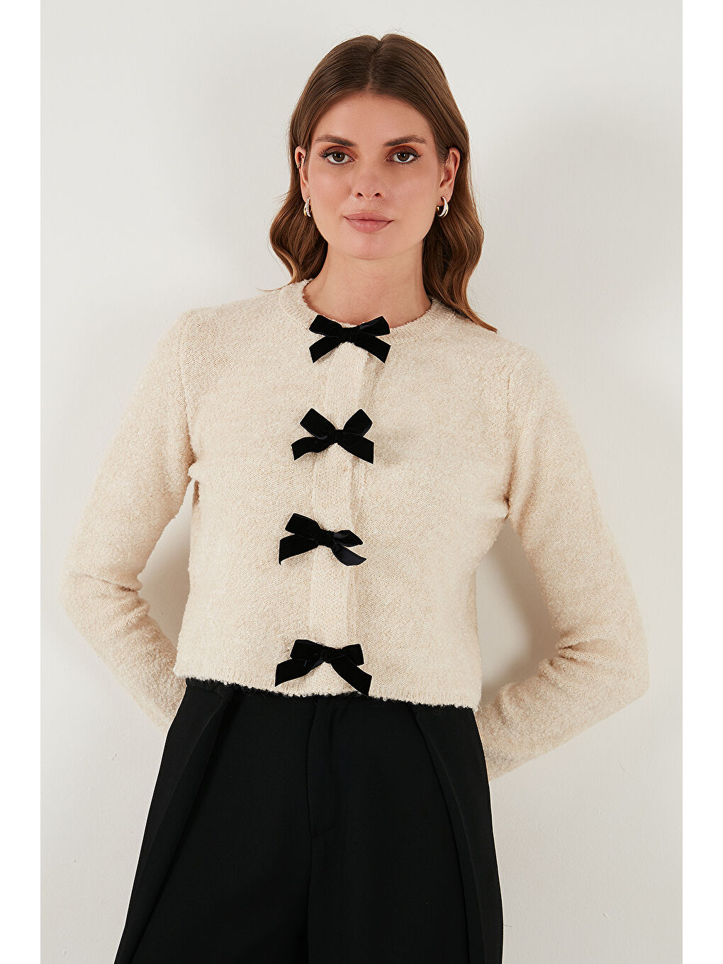 Bej Regular Fit Bisiklet Yaka Kurdele Detaylı Premium Hırka 680HI00105-2