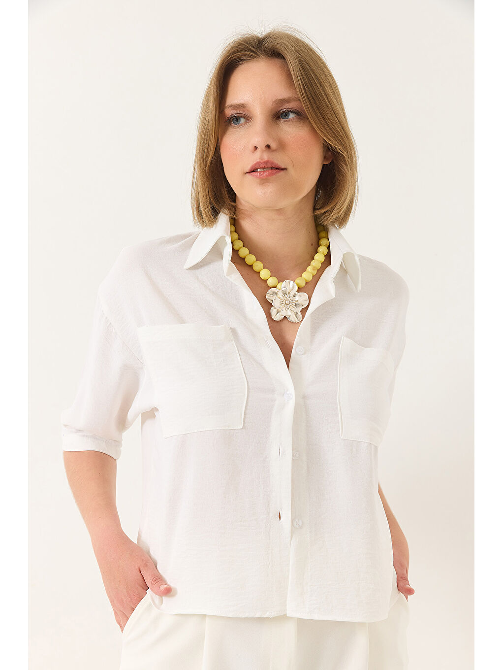 Ekru Kadın Çift Cep Detaylı Keten Aerobin Oversize Kısa Gömlek-1